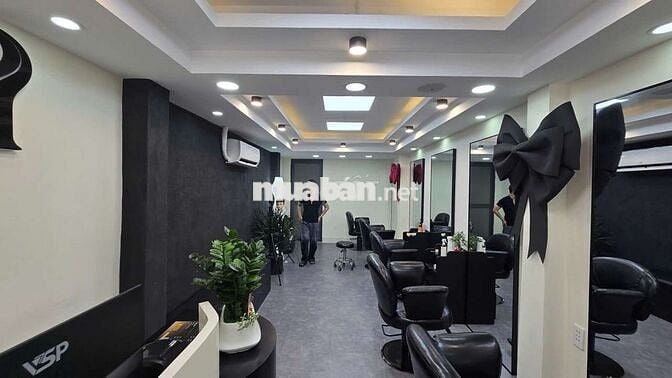 Nhà cho thuê nguyên căn ngang 8m đường Huỳnh Văn Bánh Phú Nhuận đep