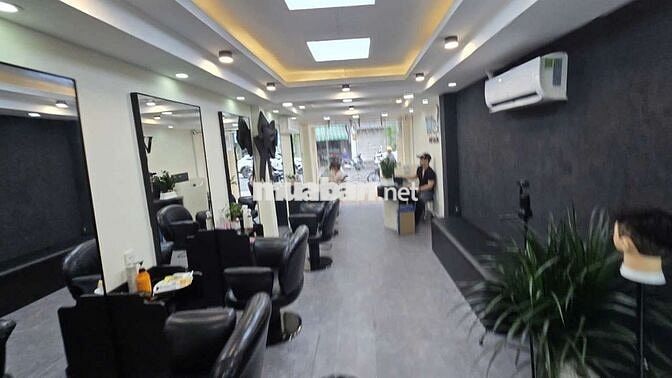 Nhà cho thuê nguyên căn ngang 8m đường Huỳnh Văn Bánh Phú Nhuận đep