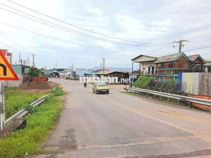 Hàng ngộp, 127m2 đất thổ đường xe tải Trần Thị Bông chỉ 500tr