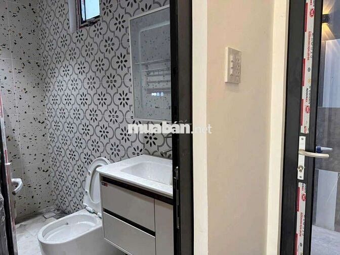 NHÀ 2 LẦU CAO CẤP - HẺM 6M - GẦN SIÊU THỊ LOTTE