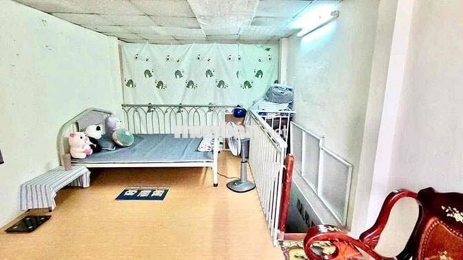 cho thuê nhà Q.12 giap Gvap, 2pn + gác có ban công- chính chủ (5tr)