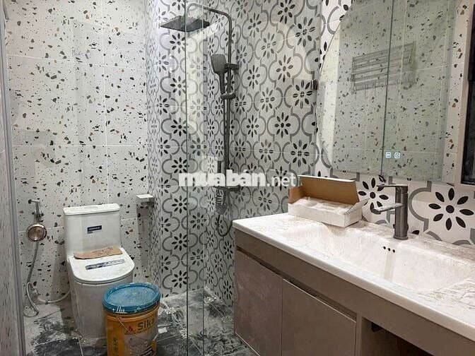 NHÀ 2 LẦU CAO CẤP - HẺM 6M - GẦN SIÊU THỊ LOTTE
