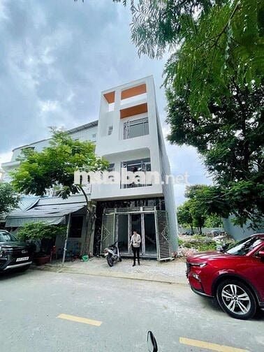 Nhà mới đang hoàn thiện gần xong,gần VSIP1, 80m2 có nội thất,đường 7m