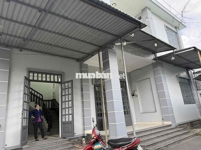 Cho thuê nhà có sẵn nội thất gần VinCom, bệnh viện Hoàn Mỹ. Phường Tân