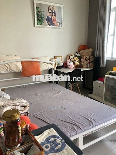 Nhà sát mặt tiền đường Đoàn Văn Bơ, 38.5m2, 1 trệt 3 lầu, 5 phòng ngủ