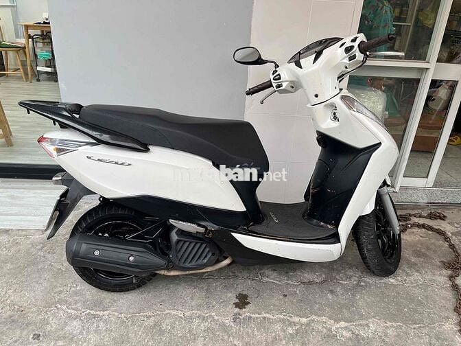 Xe Lead 2014 Trắng Đen