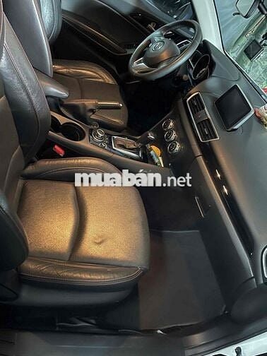 Mazda 3 2016 1.5 AT Sedan - 100000 km