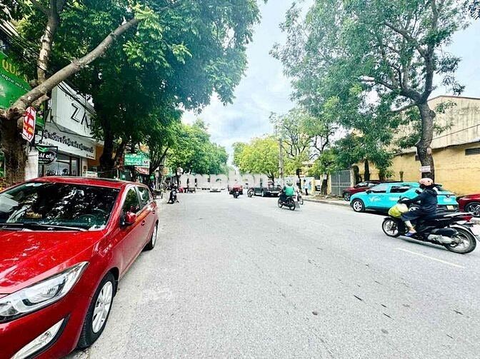 cho thuê nhà đường lê hoàn ( nhà kinh doanh )