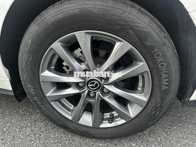 Mazda 3 2023 1.5L Luxury - 25000 km chuẩn contomet