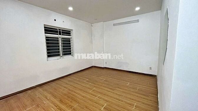 Cho thuê nhà mặt tiền sát Hoàng Diệu 2 trung tâm Thủ Đức