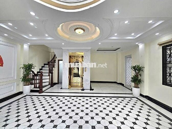 Nhà biệt tự giá rẻ 50m², thang máy, đường Nguyễn Văn Linh, Q.Long Biên