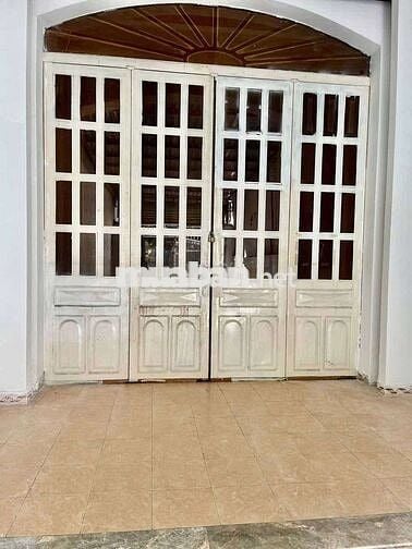 Cho thuê mặt tiền Lý Thường Kiệt 3 phòng ngủ sân oto gần 550