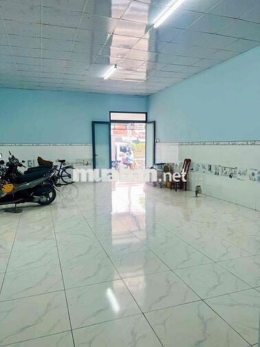 Phòng mặt tiền quốc lộ 22, cách trường huflit 500m , 120m2