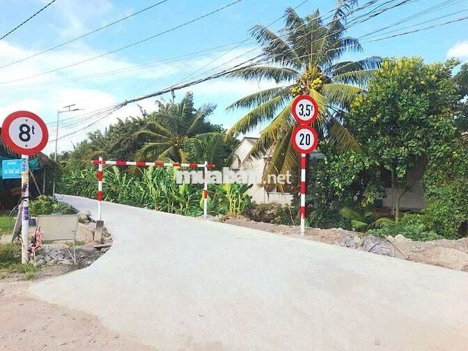 Hàng thơm, 171m2 đất thổ cư 8 x 20m View Kênh chỉ 590tr