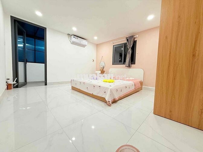 Nguyên tầng full nội thất bếp riêng mới 100% Quận 1