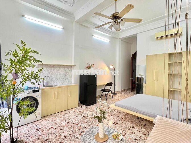 Cho Thuê Studio Balcon 35m2 4ng4xe Full NT Ngay Gần ĐH Kinh Tế UEH SGU