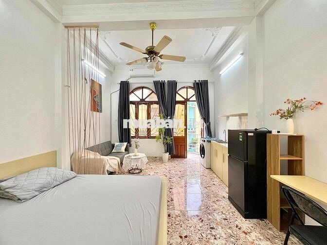 Cho Thuê Studio Balcon 35m2 4ng4xe Full NT Ngay Gần ĐH Kinh Tế UEH SGU