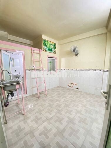 Phòng trọ 15m2 đường Trần bình trọng, Bình thạnh
