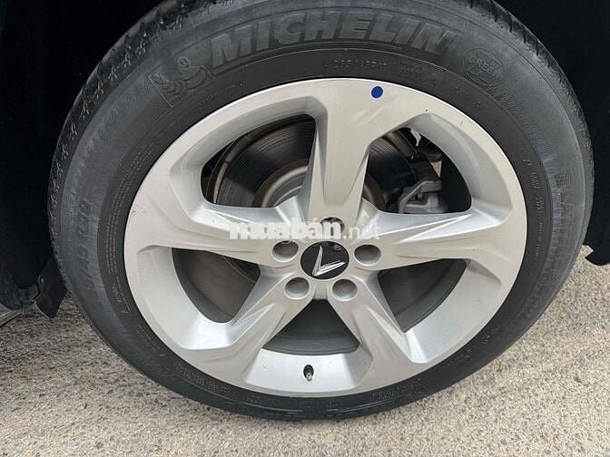 VinFast Lux SA2.0 2022 - 39800 km