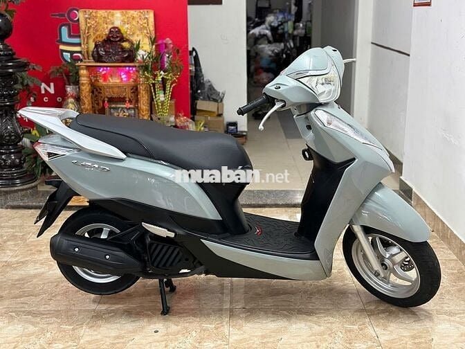 Honda Lead 125 xám xi măng đẹp xỉu