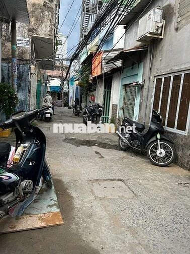 Nhà shr Trần Xuân Soạn cho thuê 7tr/tháng phù hợp 4-5 người ở 3 tầng