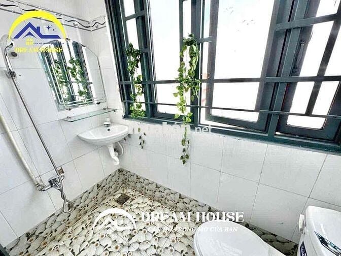 STUDIO BAN CÔNG BẾP LỚN MẶT TIỀN ĐƯỜNG GẦN HUIT, AEON MALL ZÁ RẺ