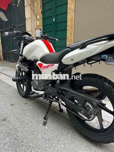 Benelli TNT 150cc  màu trắng chính chủ xe đẹp chât