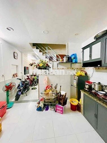 GIẢM MẠNH_CÒN 4.X TỶ _ 2 TẦNG _DT 4 x 11m _ HÒA BÌNH CẠNH ĐẦM SEN