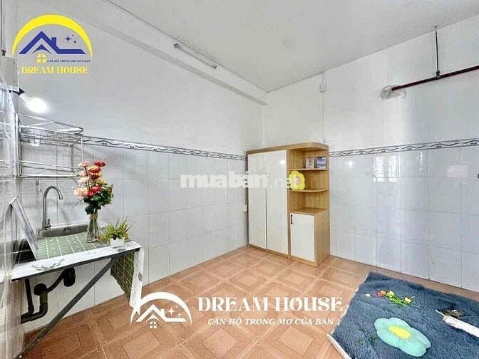 PHÒNG TRỌ GIÁ RẺ CÓ BANCOL THOÁNG MÁT - SẴN MÁY LẠNH, FREE XE