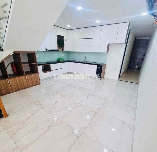 ✅ Cho thuê nhà 3 tầng mặt tiền : Nguyễn Phước Lan - Hoà Xuân
