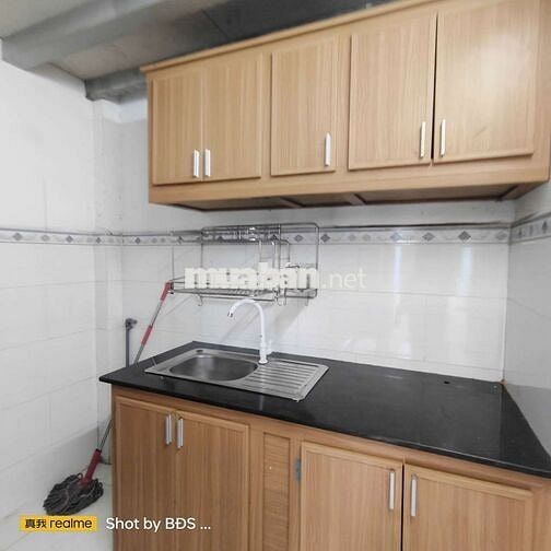 Nhà trêt lửng gần đại học luật 6,5tr/ tháng