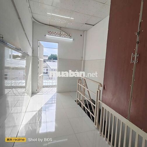 Nhà trêt lửng gần đại học luật 6,5tr/ tháng