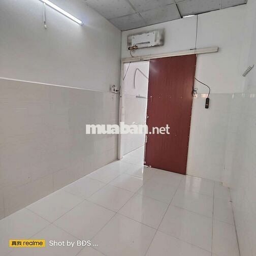 Nhà trêt lửng gần đại học luật 6,5tr/ tháng