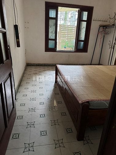 Cho thuê nhà lâu dài . Khu chung cư c10 kim liên . Mặt phố phương mai