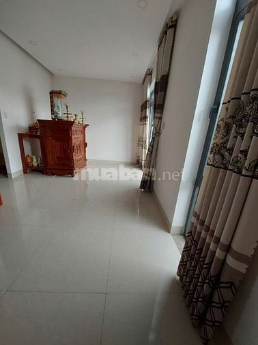 Cho Thuê nguyên căn sân trước sau