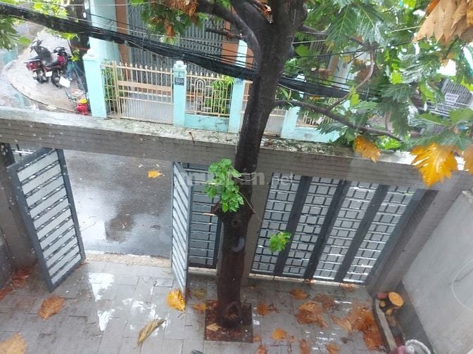 Cho Thuê nguyên căn sân trước sau
