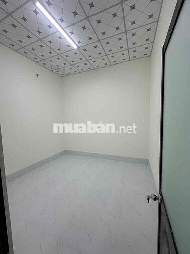 - Nhà cho thuê nguyên căn mới 100%, đường D1, kdc Hồng Loan