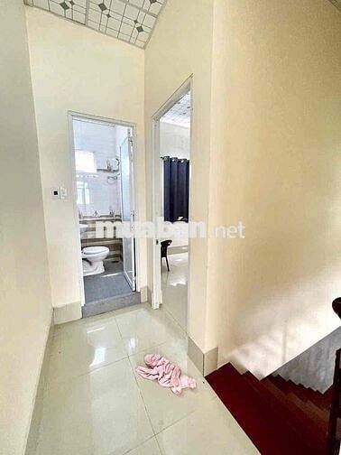 Nhà KDC Hoang Quân 3pn Oto đậu trong sân