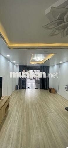 Nhỉnh 7 tỷ Nhà 2 lầu Sổ hồng riêng - Quận 7 - HXH ( 4 x 20m) nhìn 7 tỷ