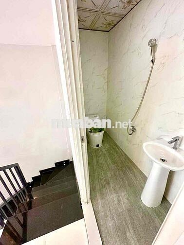 - NHỈNH 5.X TỶ_ NHÀ MỚI ĐẸP _ NGANG KHỦNG 5M_ NỞ HẬU TÀI LỘC