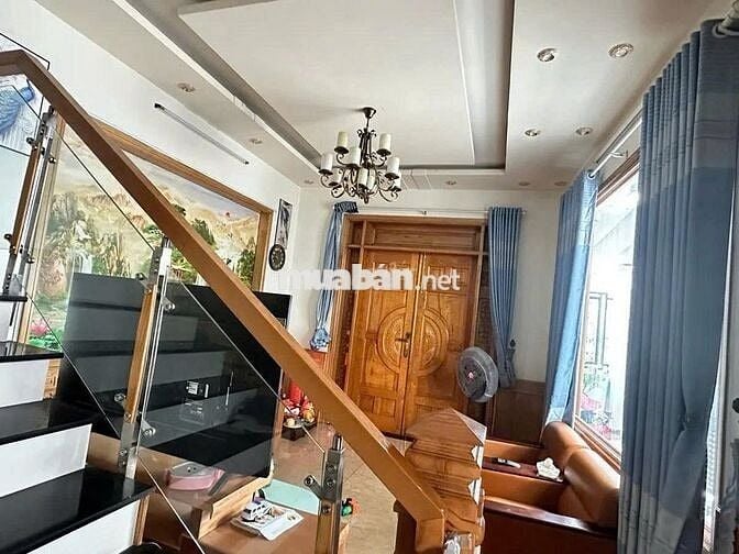 Bán Nhà Trần Cung Cầu Giấy cạnh Viện E, Ô tô. KD 40m 4Tầng. Giá 8.5 Tỷ