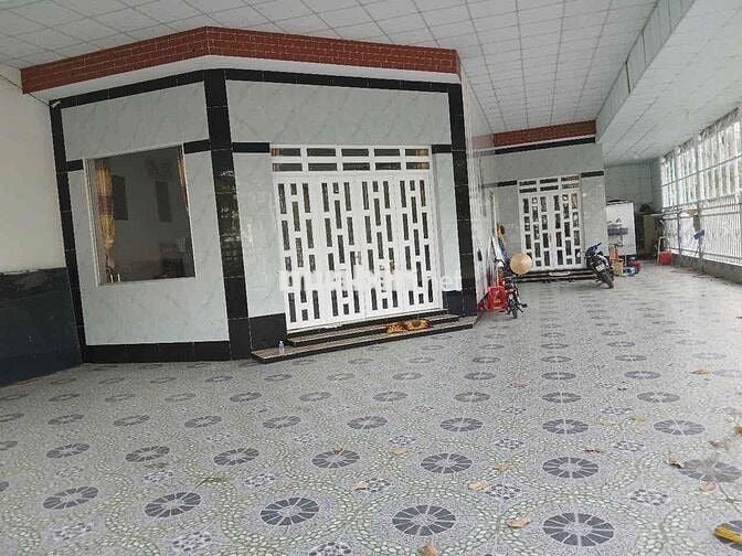 Nhà mới xây 240m2 giấy tờ đầy đủ ( chính chủ không qua cò₫