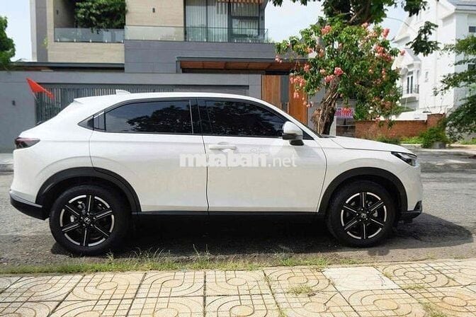 Honda HR-V G 2024  - 13900 km - XE ĐẸP NHƯ MỚI