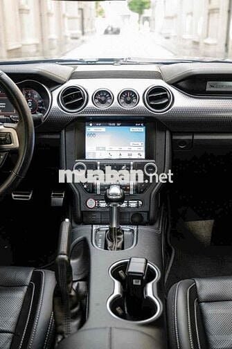 FORD MUSTANG - SỨC MẠNH VÀ CÁI ĐẸP