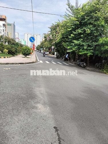 Nhà nguyên căn 2 mặt tiền Hiền Vương - Đức Dục ngay công viên , 1 lầu