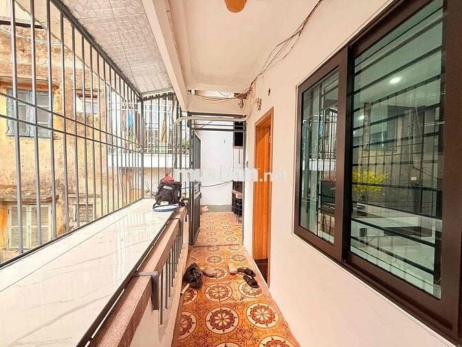 Hơn 4 tỷ sổ đỏ 120m2 căn hộ tập thể Duplex 2 tầng mặt phố Thái Thịnh 3