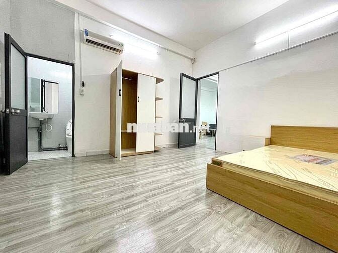 Cho thuê nhà ngang 8m 421B Sư Vạn Hạnh, phường 12, quận 10.
