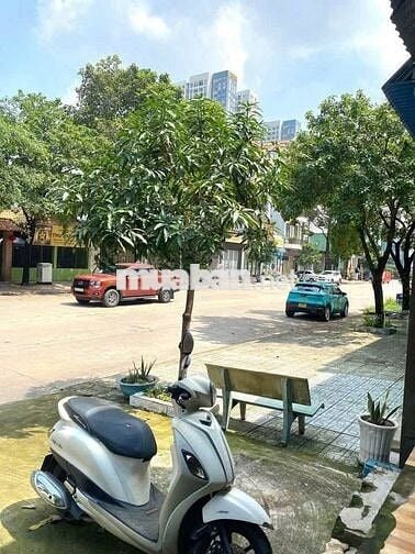 CHO THUÊ KHO mặt tiền buôn bán NHỎ  gần vincom 550 dĩ an