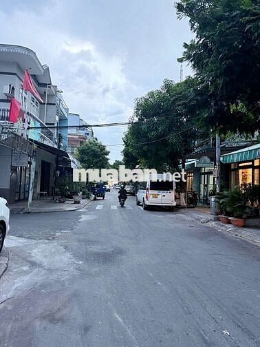 Bán nhà mặt tiền ngay Euro Villa, Monarchy, cầu Trần Thị Lý