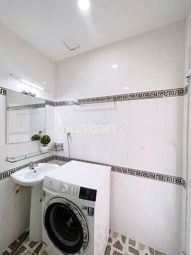 Ở ngay! Căn hộ BAN CÔNG TO gần ĐH Sư Phạm CS2 có BẢO VỆ - THANG MÁY